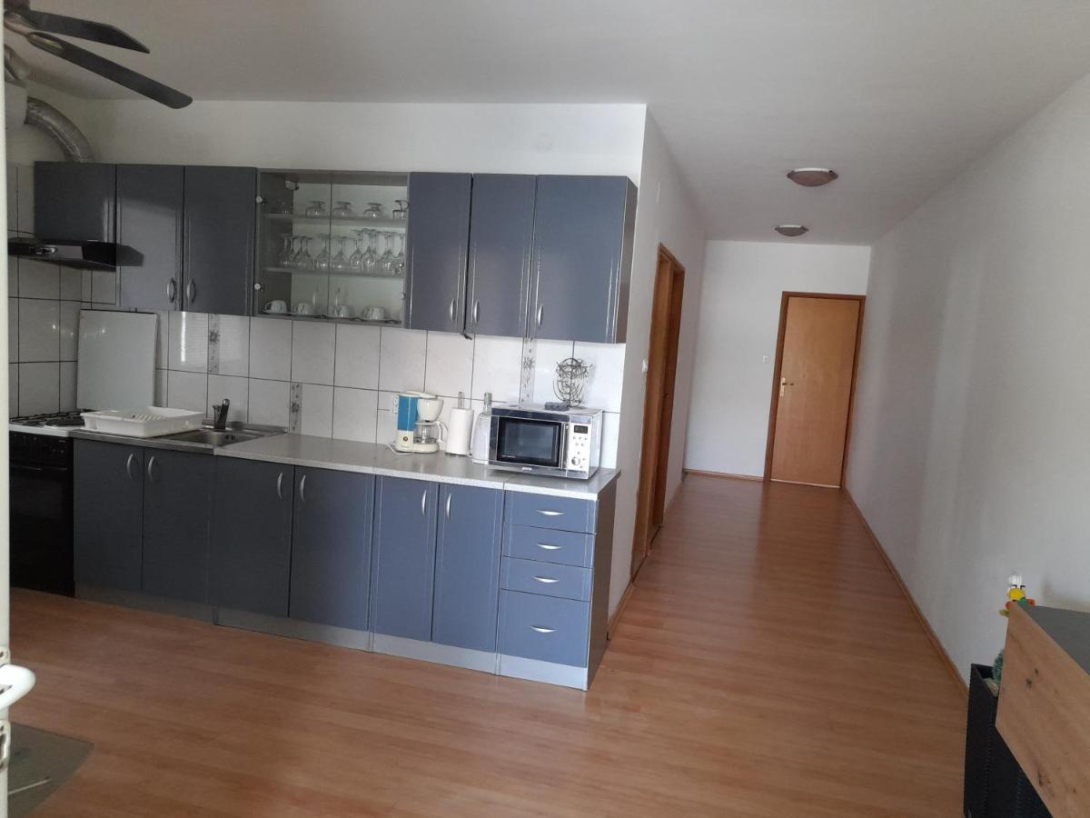 Apartmani Plesa Vir Exterior photo