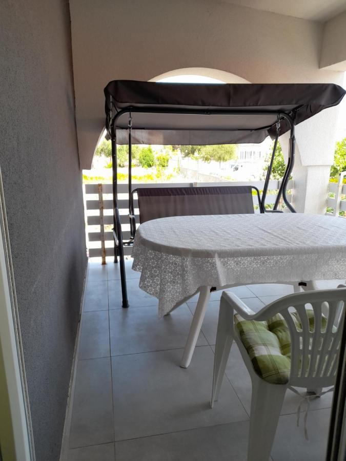 Apartmani Plesa Vir Exterior photo