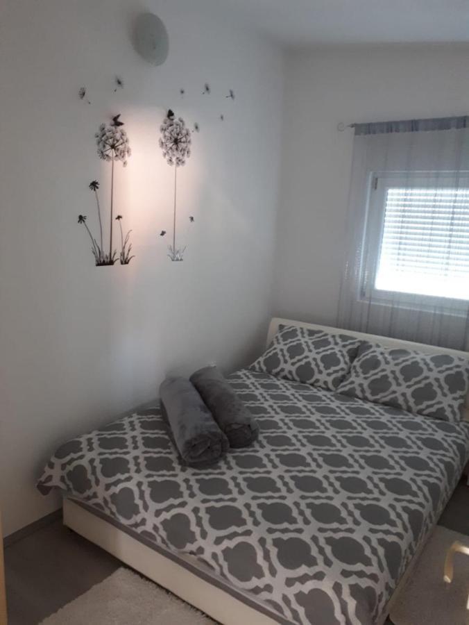Apartmani Plesa Vir Exterior photo